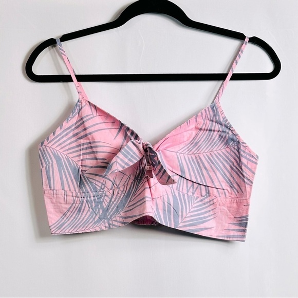 Victoria’s Secret Women’s Sz Medium Pink Adjustable Straps Peephole Crop Top - Picture 3 of 5